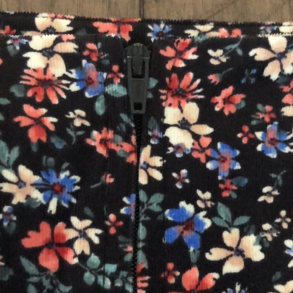 COPPER KEY Multi floral lightweight corduroy mini skirt NWT L